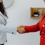 Od pierwszego kontaktu do lojalności na lata: 9 sposobów na trwałe relacje z klientami