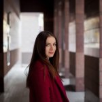 Oversize płaszcz w kobiecym wydaniu: 7 trików, by wyglądać stylowo i lekko