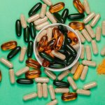 Niezbędnik suplementacyjny do treningu siłowego: co warto mieć, a co odpuścić?