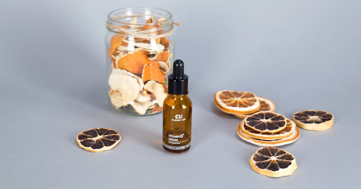 Blask na żądanie: jak dobrać serum z witaminą C do potrzeb Twojej cery
