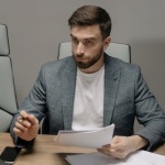 Z etatu na swoje: mapa drogowa bezpiecznego startu własnej firmy