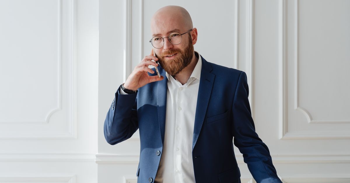Od wizytówki do kontraktu: praktyczny networking, który przyprowadza klientów